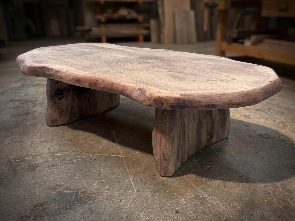 Table basse sculptée en érable à sucre